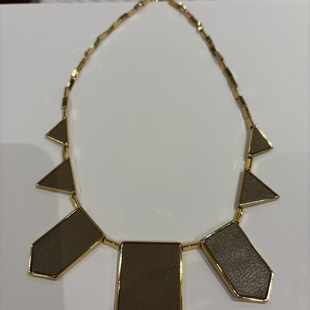 ✨ House of Harlow 1960 Gold Geometric Statement Necklace ✨ - Picture 8 of 8